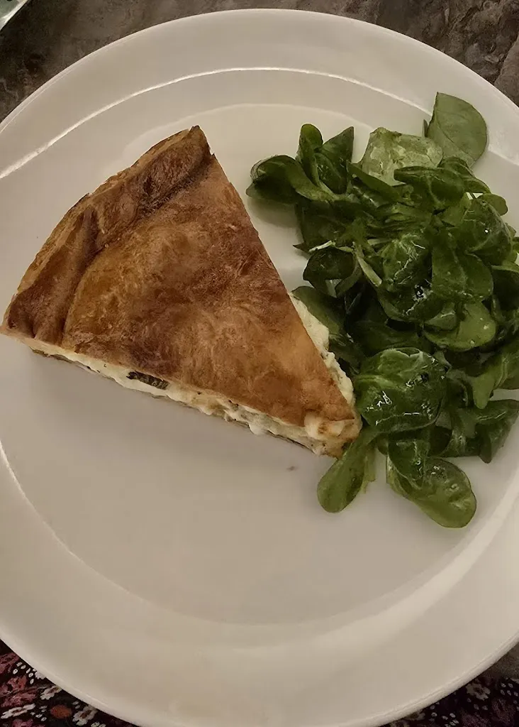 flo “Betty” a_Le BHC_Toulon-sur-Allier_review