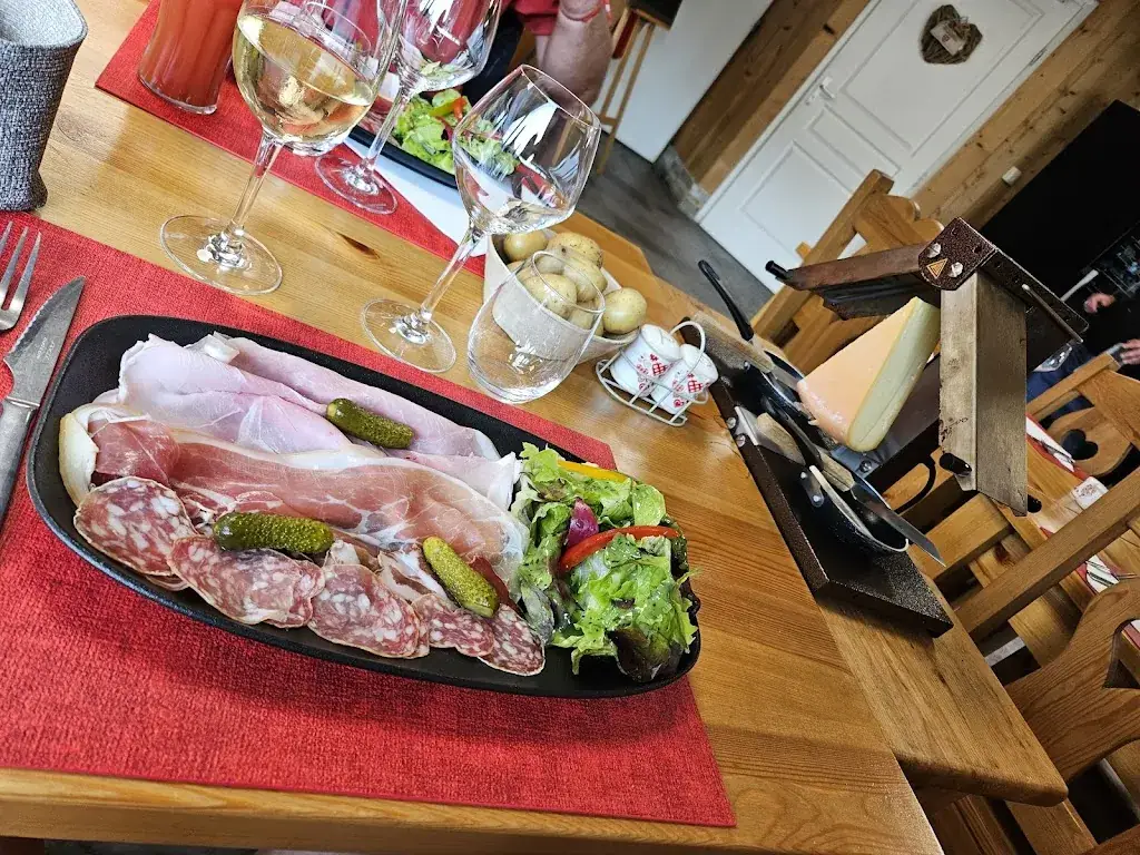 La taverne_Taninges_slider_image_3