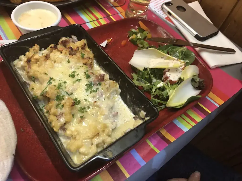 Jerome G_La Savoyarde - Praz de Lys_Taninges_review