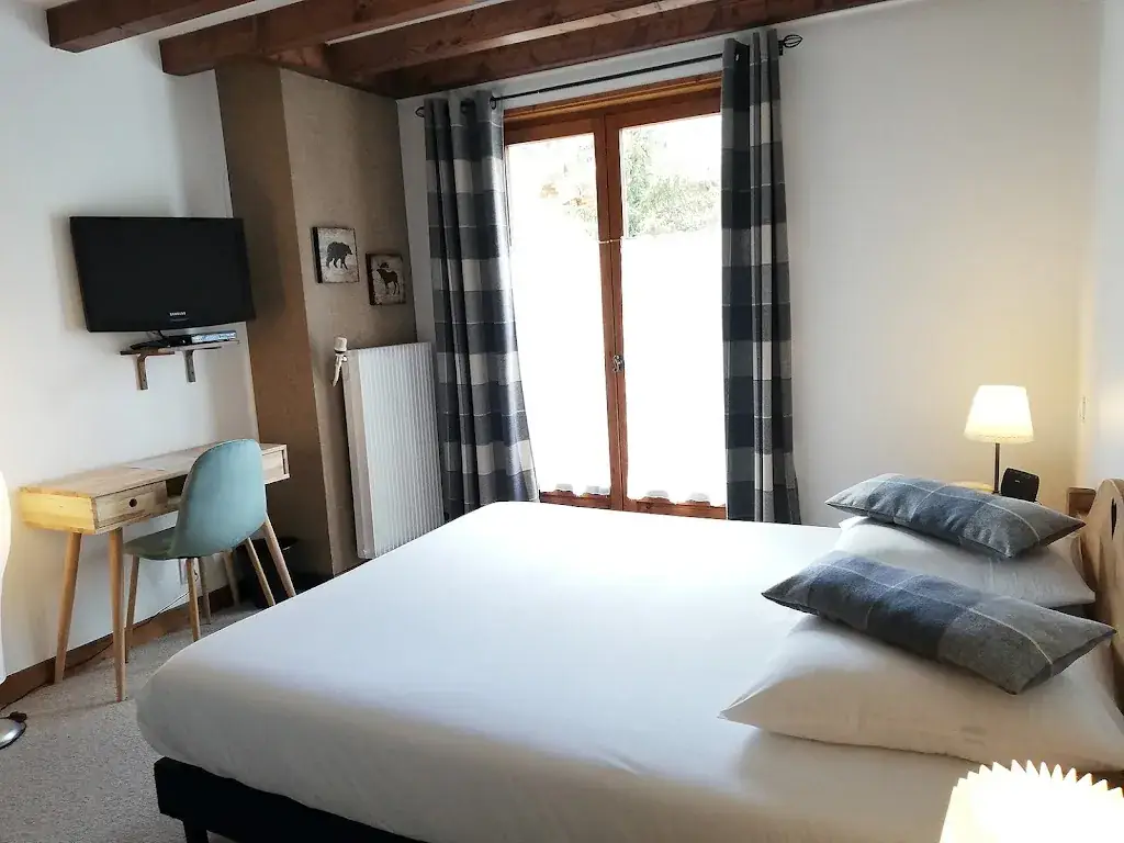 Hôtel restaurant Le Taconet_Taninges_slider_image_3