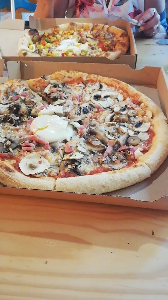 Chez Nous bar pizzas burgers_Taninges_slider_image_3