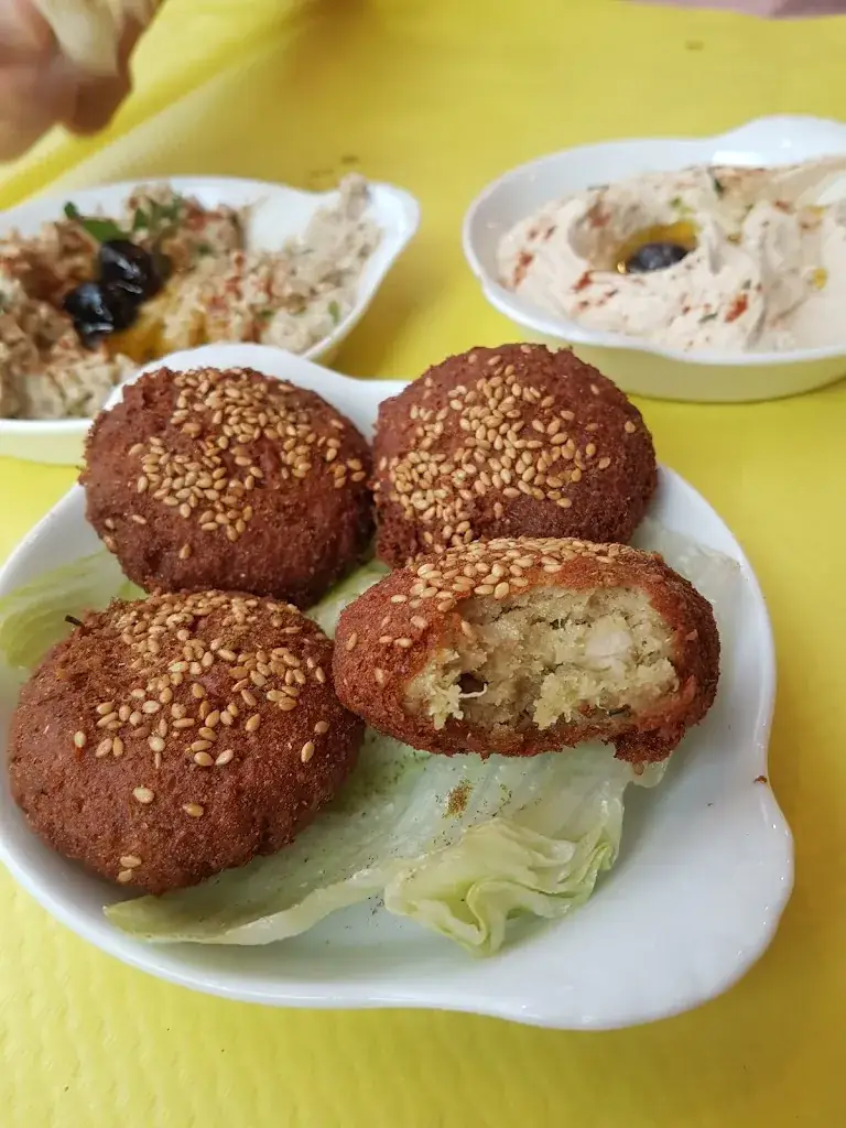 AMEENAH ALABDULHADI_La-Ina_Annemasse_recensione