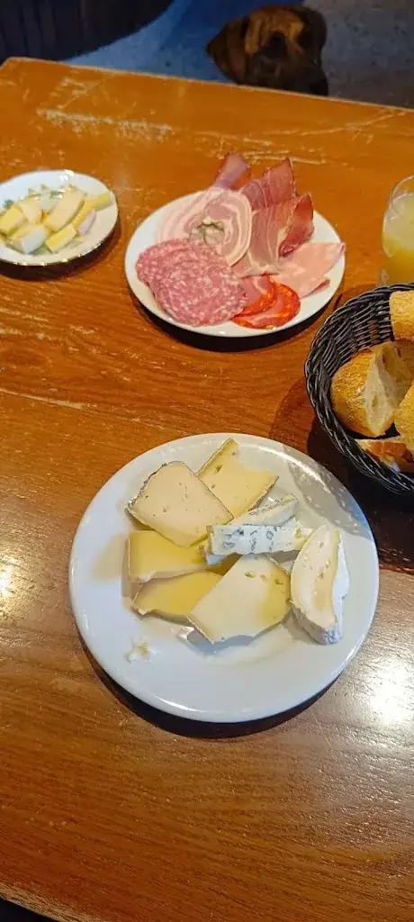 Bastien Varanges_Restaurant Gautard - Chez Nathalie et Jean-Claude / Chambres d'hôtes Les Tavaillons_74570_review