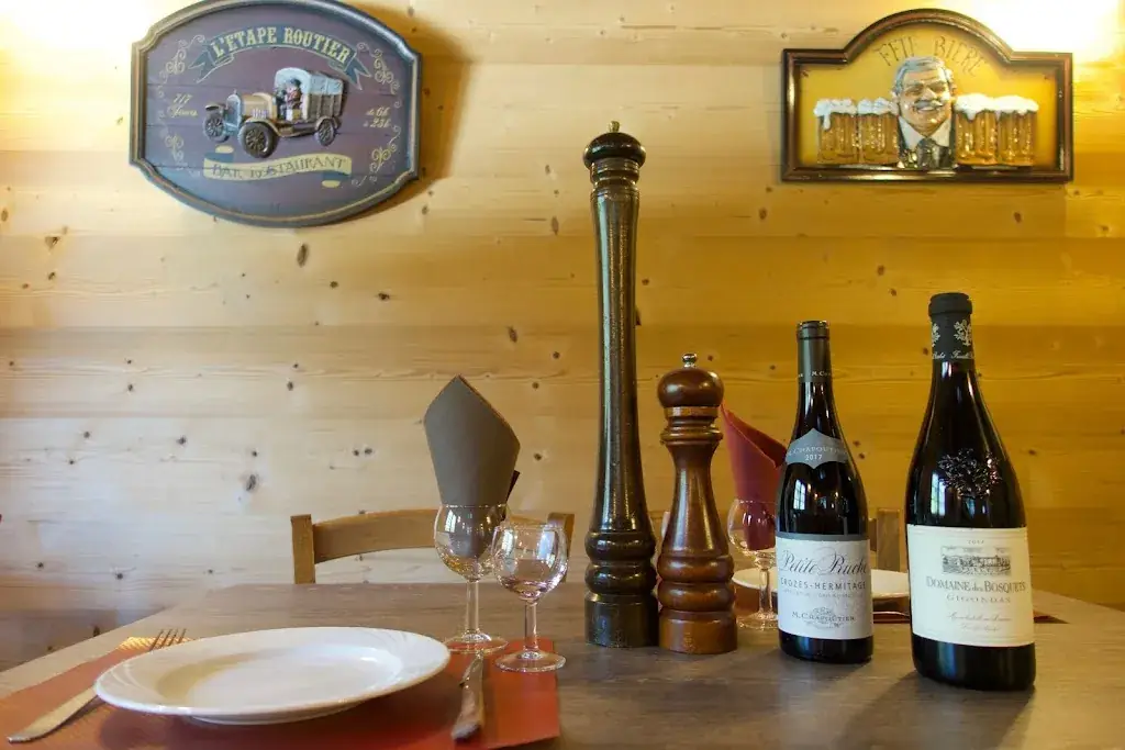 Restaurant Gautard - Chez Nathalie et Jean-Claude / Chambres d'hôtes Les Tavaillons_74570_slider_image_2