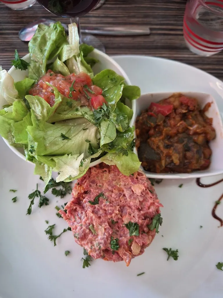 Marjorie Besson_Les Halles_Tarare_review