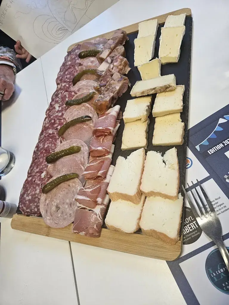 Johanna Duchamp_La ch' tite Auberge_Affoux_review