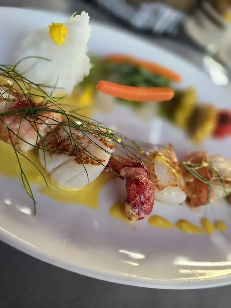 Richard Brown_Aux Ducs de Savoie_Saint-Gingolph_review