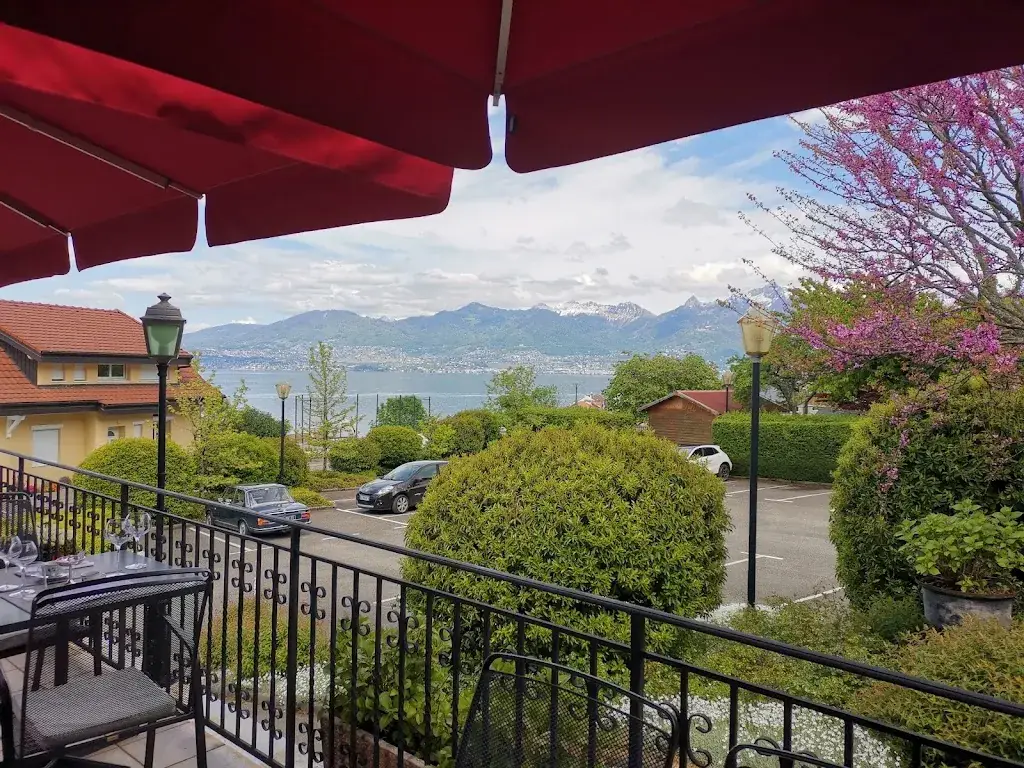 Aux Ducs de Savoie restaurant in Saint-Gingolph