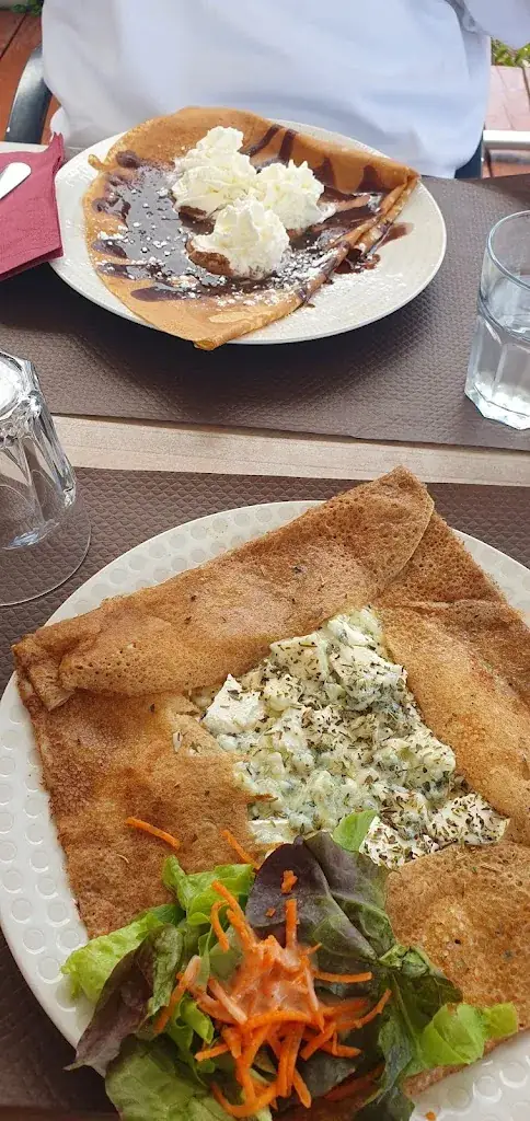 Eva P_Crêperie du Lac_Saint-Gingolph_review