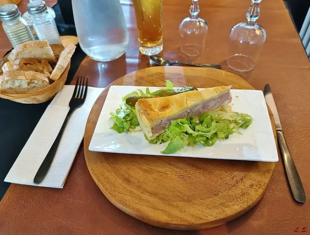 Menü_Chez l'hôte_Usson-en-Forez_Bild_4