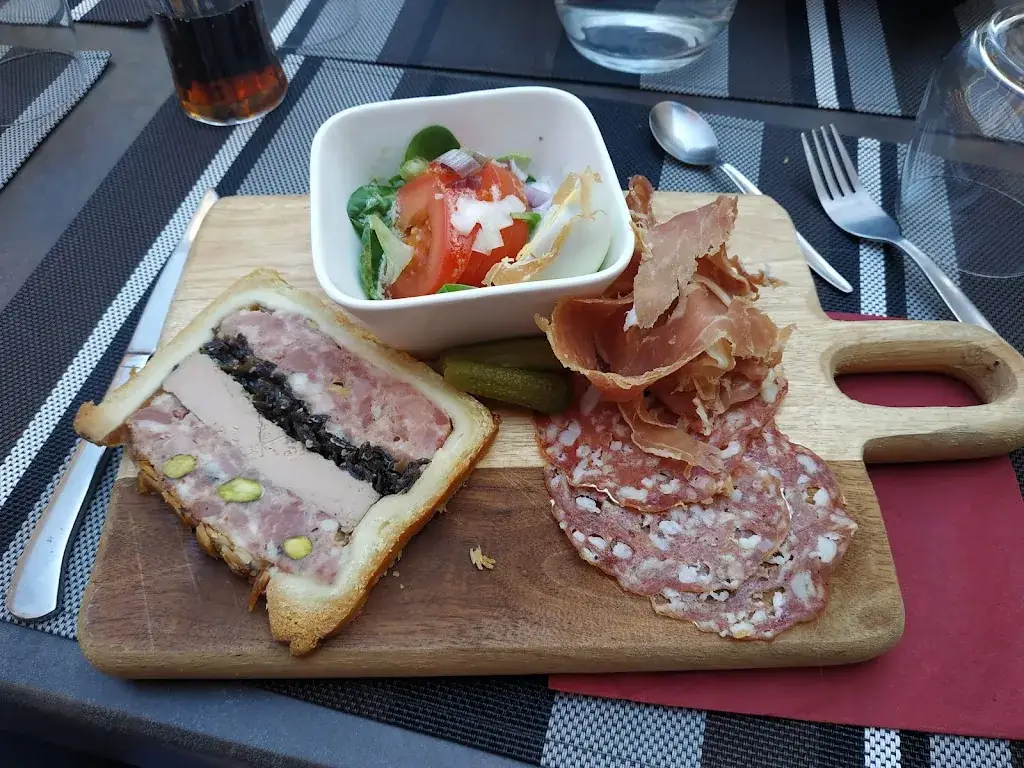 Menü_Chez l'hôte_Usson-en-Forez_Bild_6