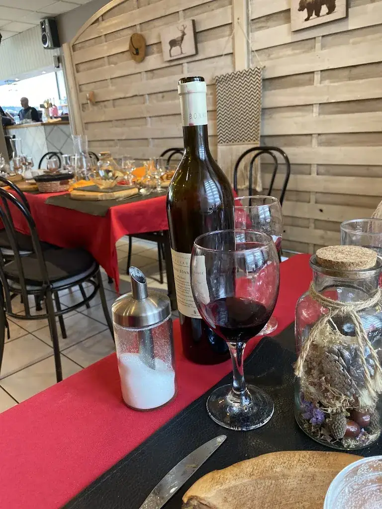 Menü_Chez l'hôte_Usson-en-Forez_Bild_7