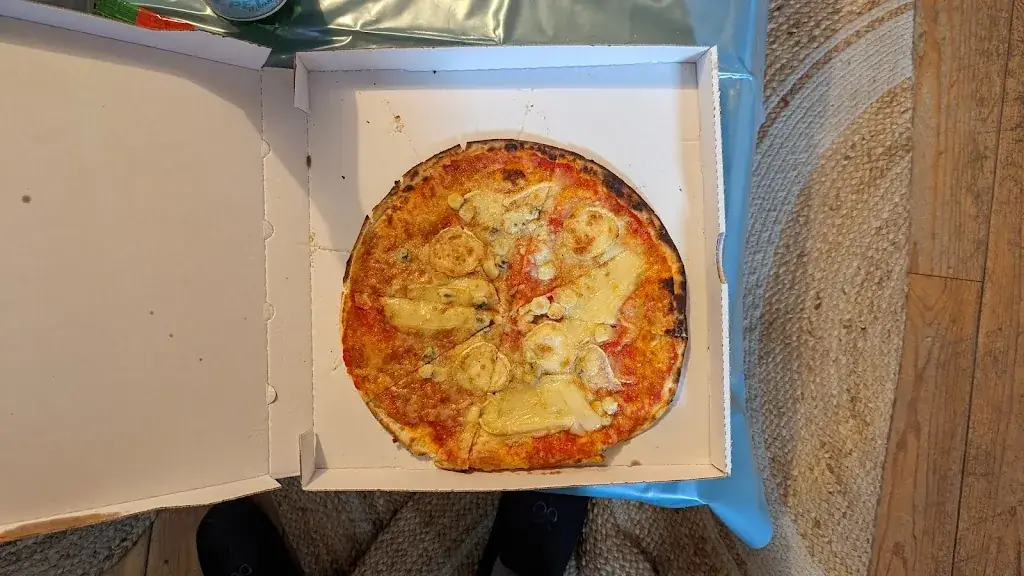 Marine BOUVET_Le Cabanon_Usson-en-Forez_recensione