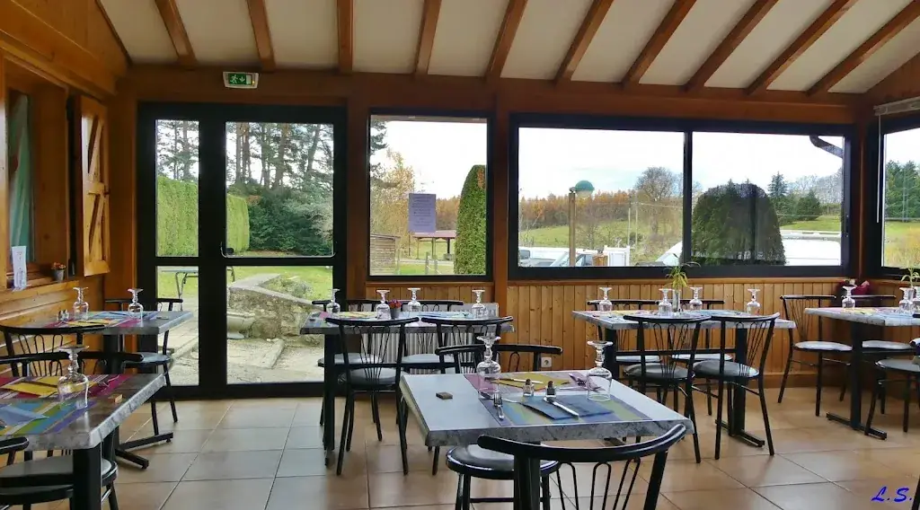 Le Cabanon Restaurant in Usson-en-Forez