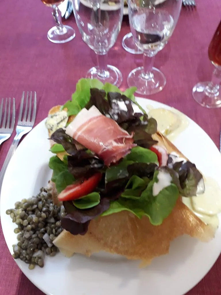 Hôtel Restaurant Rival_Usson-en-Forez_slider_image_3