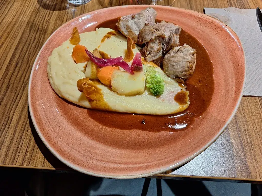 Koby Bass_Les 2 Flocons_Tignes_review