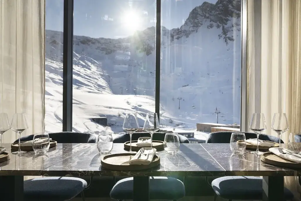 Bazurto Tignes - Festive Restaurant by Juan Arbelaez_Tignes_slider_image_1