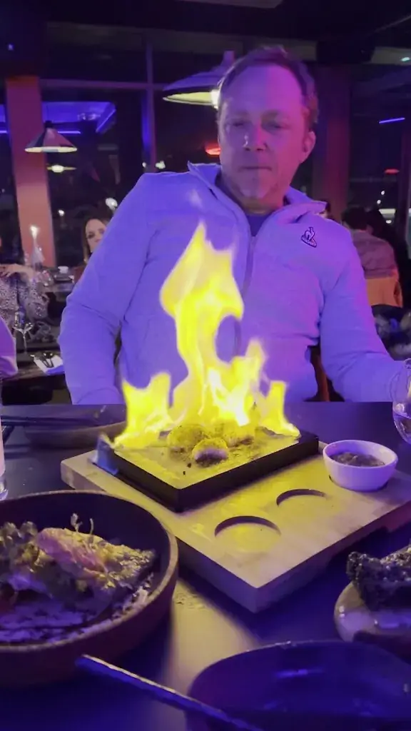 Bazurto Tignes - Festive Restaurant by Juan Arbelaez_Tignes_slider_image_2