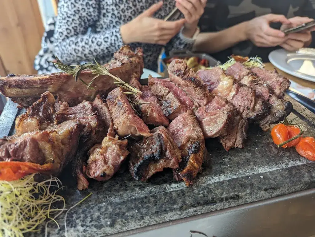 Andrew B_Les Tontons - Restaurant_Val-d'Isère_review