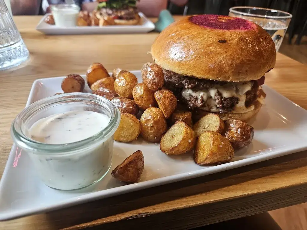 Les Tontons - Restaurant_Val-d'Isère_slider_image_3