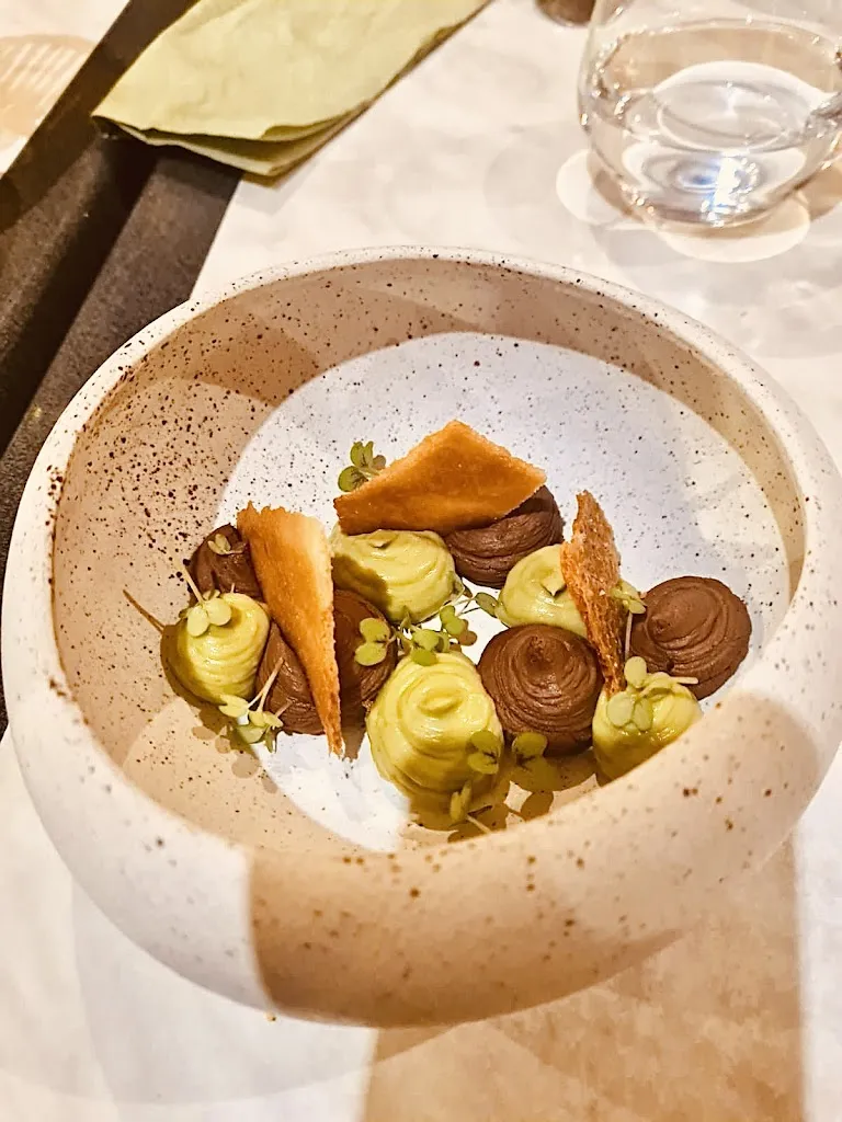 BLISS Restaurant_Vallon-Pont-d'Arc_slider_image_2