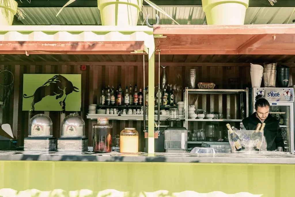 Timothée de Lagarde_Le Parc Des Vallières_Vourles_reseña