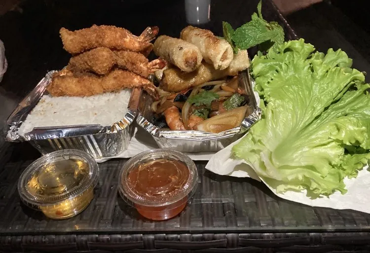 Sandra “Carpe Diem” D._Tô Kiên Sāi Gōn_Tullins_review