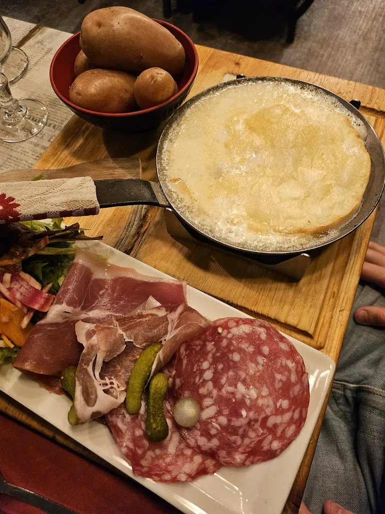 Le Petit Chalet_Thônes_slider_image_2