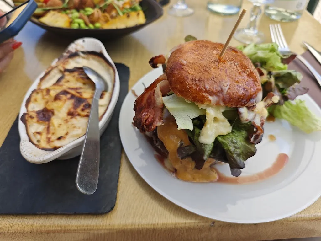 Le Petit Chalet_Thônes_slider_image_3