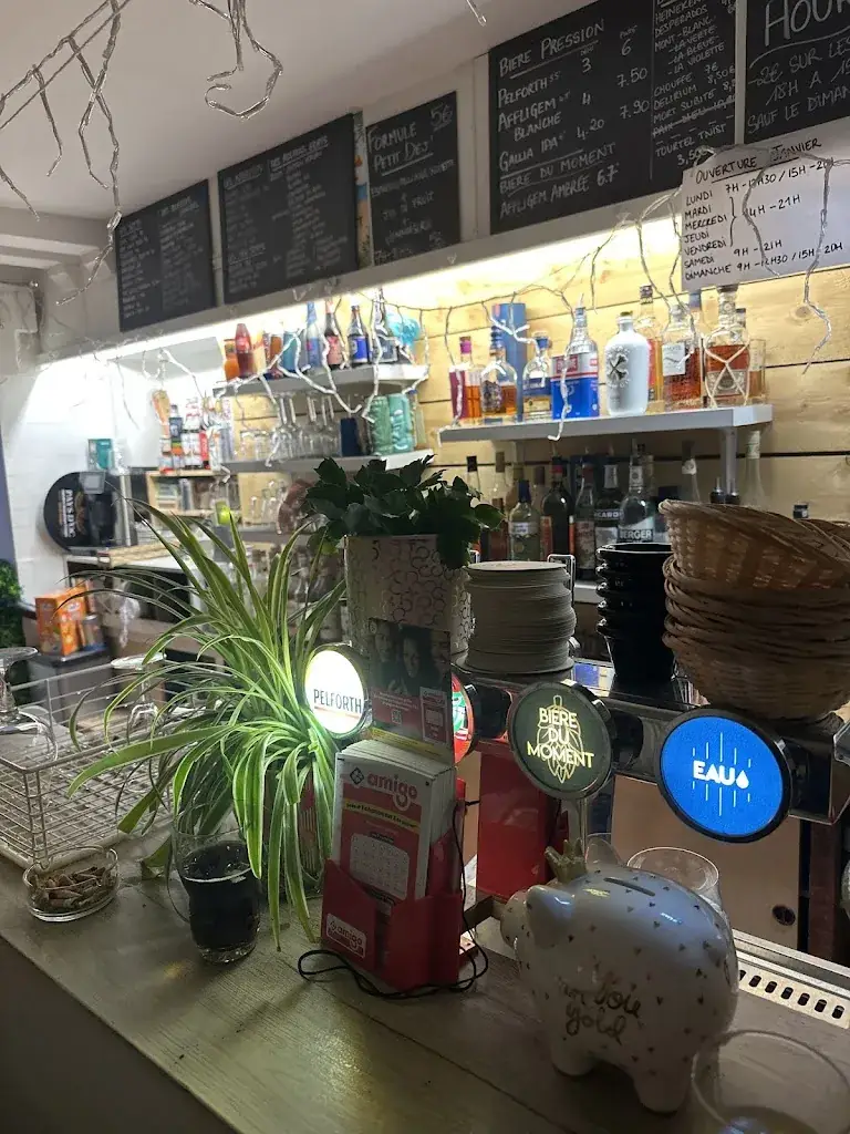 Valentin ARESU_Bar Tabac Le Savoy_Thônes_review