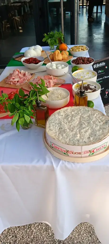 mymy 38 _L'Embuscade_Vaulx-Milieu_review