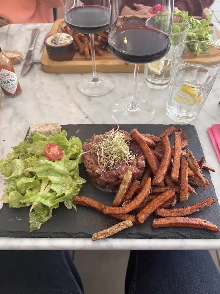 Océane ARZUR_Le Grand Café_Vaulnaveys-le-Haut_review