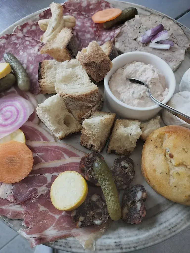 Les platanes_Vaugneray_slider_image_2