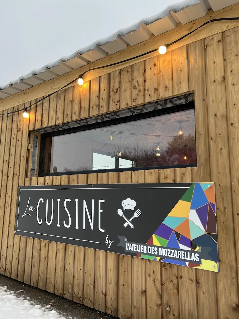 L'Atelier des Mozzarellas restaurant in Chênex