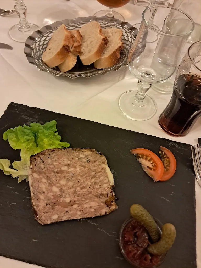 Léa M_Restaurant Le Dauphin_Varennes-sur-Allier_review