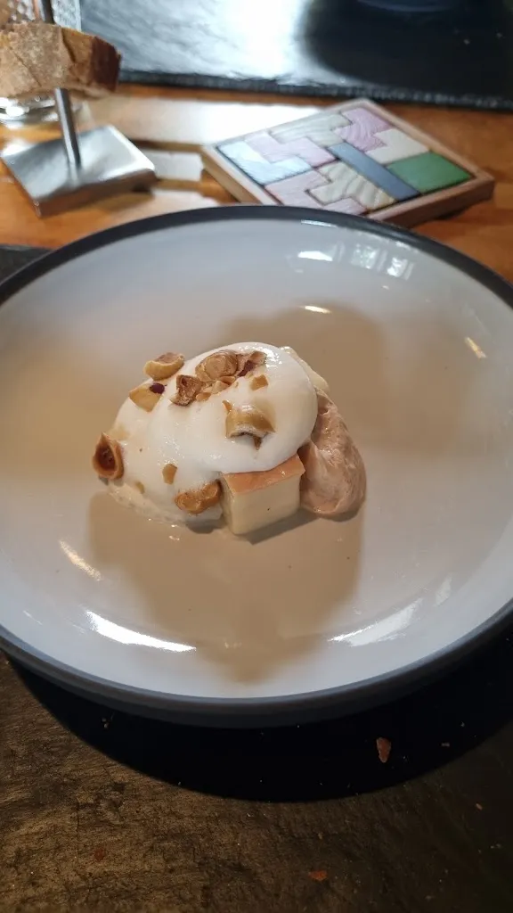 Riesenradler_La Petite École_Vergongheon_review