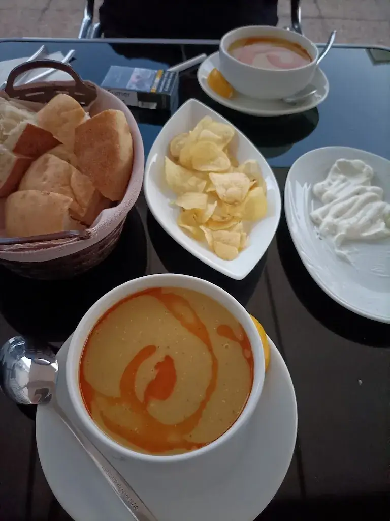 mehdi hadj mbarek_La bonne broche_Veauche_review