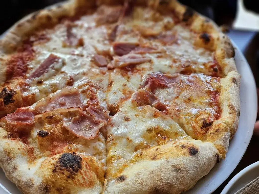 La Fattoria Pizzeria restaurante en Veigy-Foncenex