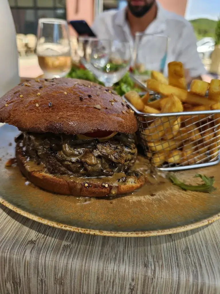 Soline Noalhyt_LA COMBALLE_Veyras_review