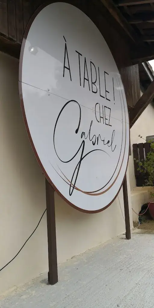 Pp Bt_A Table Chez Gabriel_Vesseaux_review