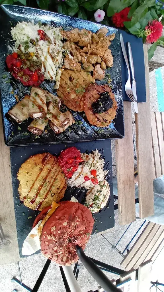 saraza delf_La Droguerie Café Resto_Vernoux-en-Vivarais_review