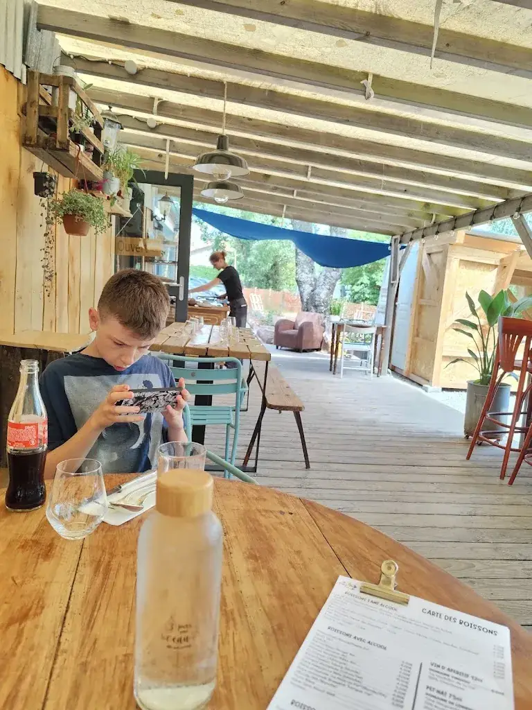 Christelle Marie-José Loiseau_La Cabane du Lac_Vernoux-en-Vivarais_review