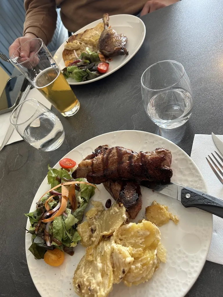 Julie Nicolas_La Terrasse de Monton_Veyre-Monton_recensione