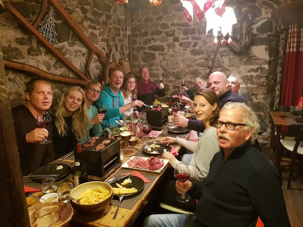 Willy Bijen_L'Asile des Fondues_Valloire_review