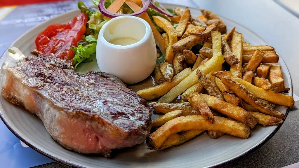 Stacy Kline_SCHUSS MOUSSE - RESTAURANT / BAR A BIERES BELGES_Valloire_review