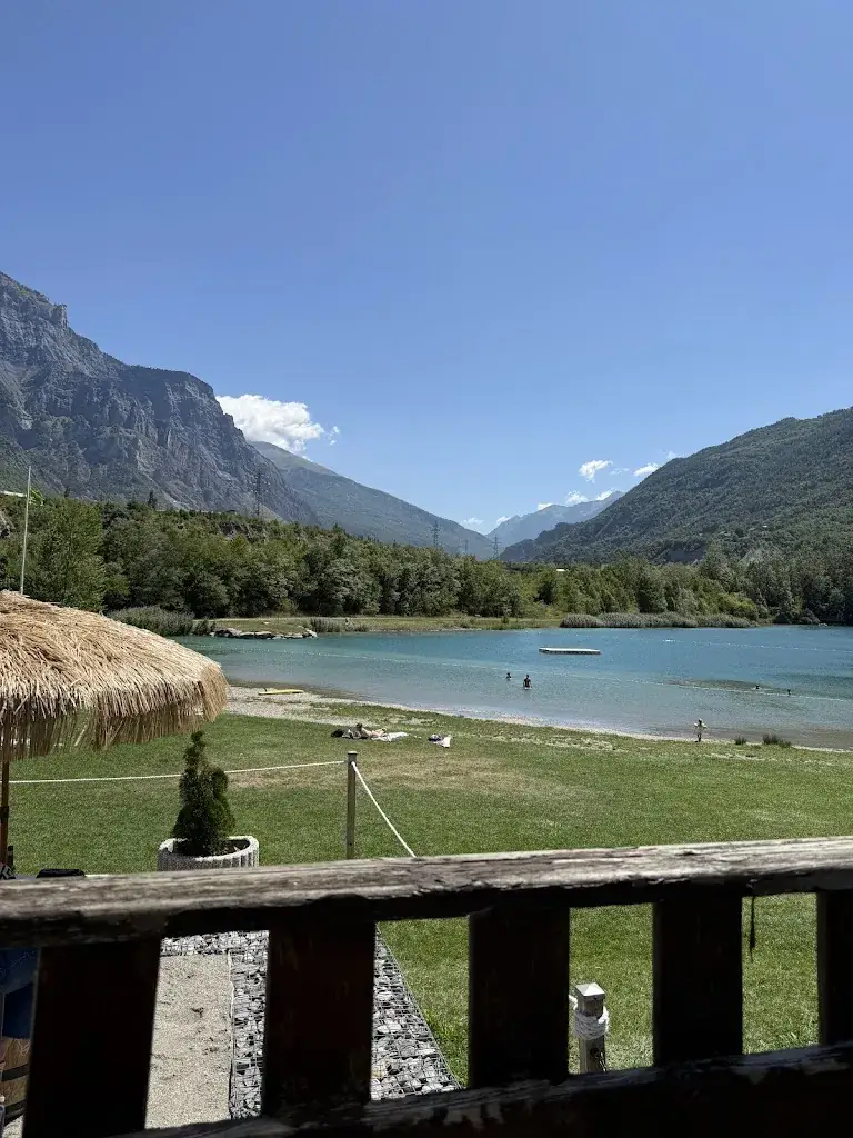 Francois HOMBROUCK_Le Buddha Plage_Villargondran_review