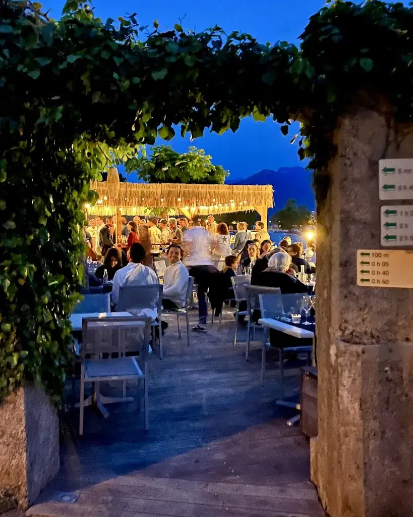 Auberge Du Lac restaurant in Veyrier-du-Lac