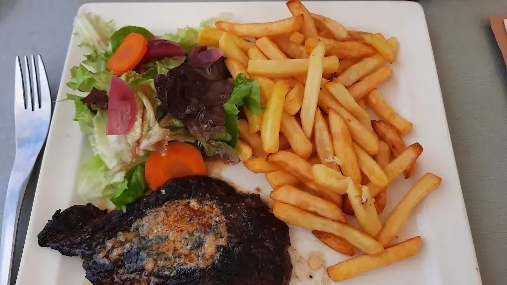 Matt_Le pêcheur_Veyrier-du-Lac_review