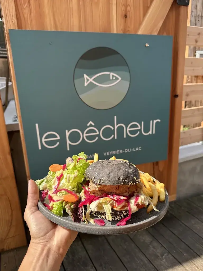 Le pêcheur_Veyrier-du-Lac_slider_image_3