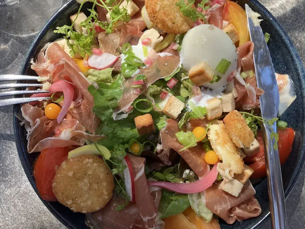 Simon Cole_Restaurant Buvette le Chalet de la Brune_Veyrier-du-Lac_review